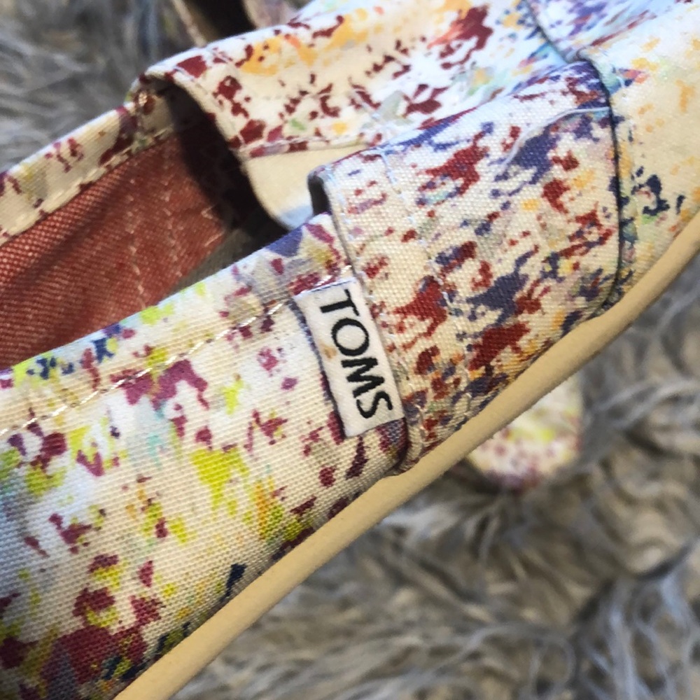 Toms - Picture 4 of 8